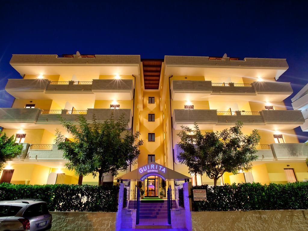 Residence La Guirita Tortoreto Exteriör bild